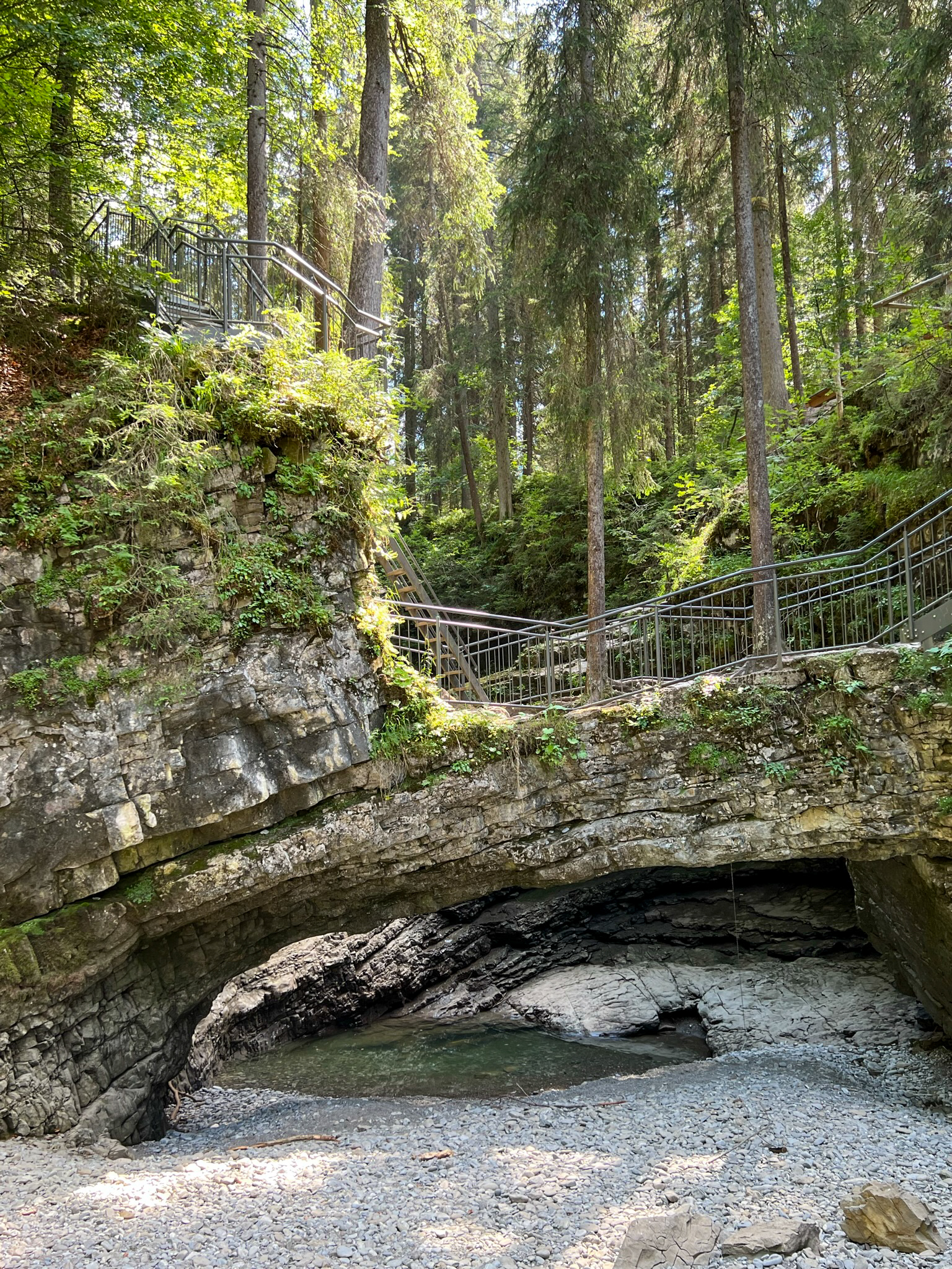 Natursteinbrücke am Schwarzwasserbach