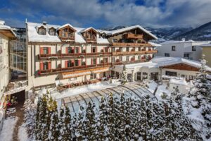 Hotel Neue Post in Zell am See - Holidays in the Salzburger Land on 365Austria - your online travel guide for Austria