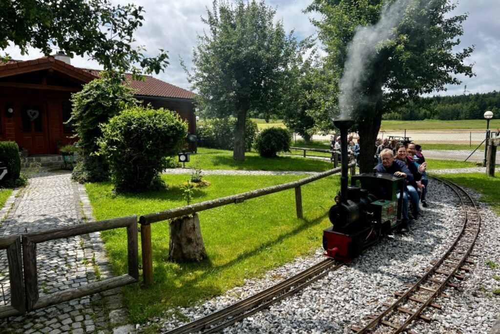 Children's paradise Inn at the mini steam train